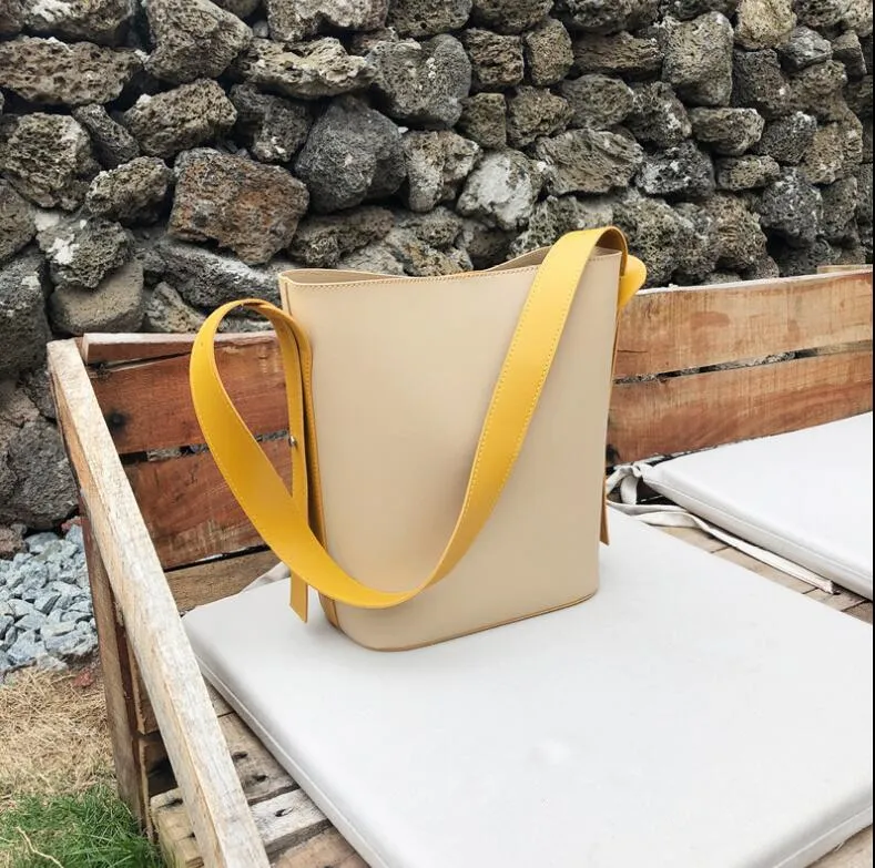 [Korean Style] Casa Minimal Bucket Shoulder Bag