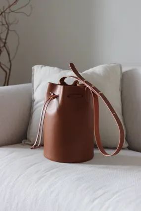Leather bucket bag brown