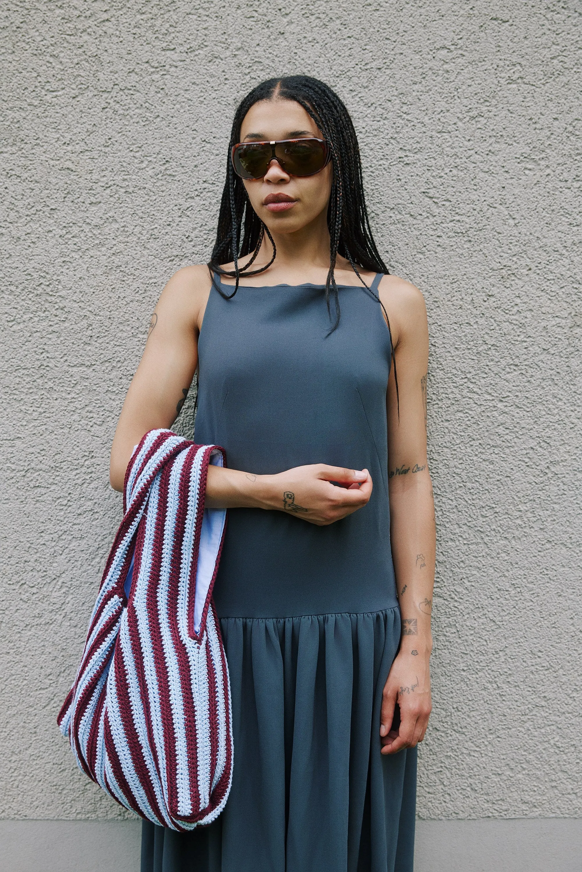 Vittoria - Crocheted Beach Bag in Blue/Maroon Stripes